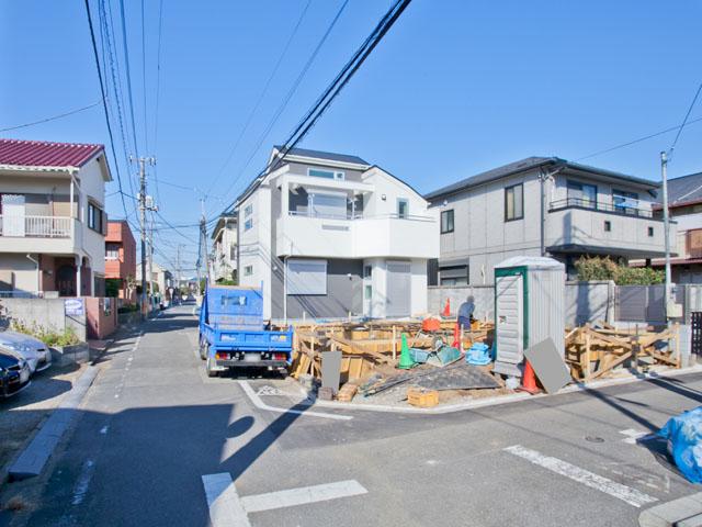 Local photos, including front road. Local (12 May 2013) Shooting