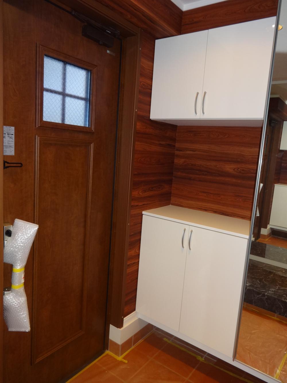 Entrance. Local (12 May 2013) Shooting