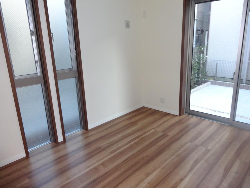 Non-living room. Indoor (12 May 2013) Shooting