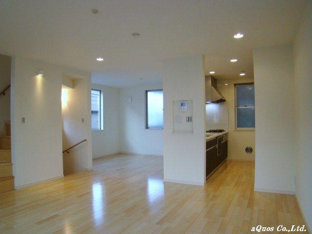 Same specifications photos (living). Same specifications