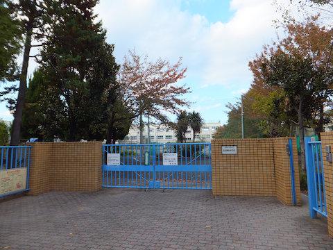 Junior high school. Kitanakano 830m until junior high school