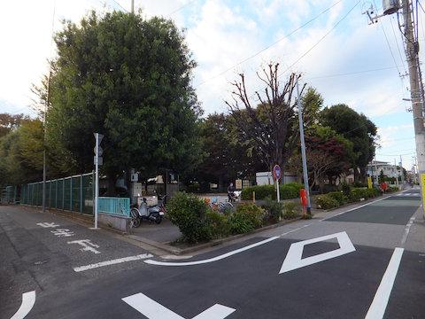 park. To the upper heron East Park 220m