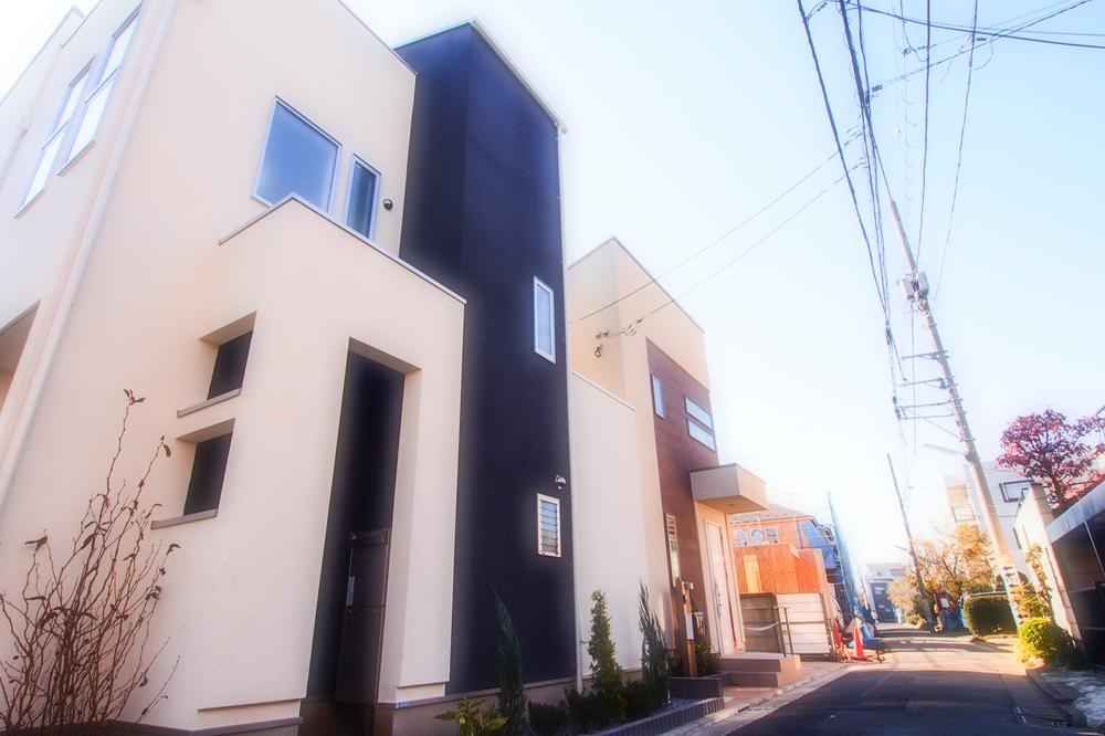 Local appearance photo. Local (12 May 2013) Shooting