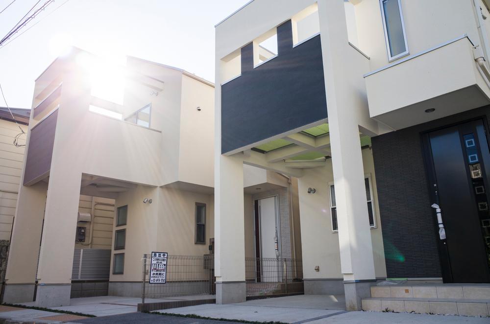 Local appearance photo. Local (12 May 2013) Shooting