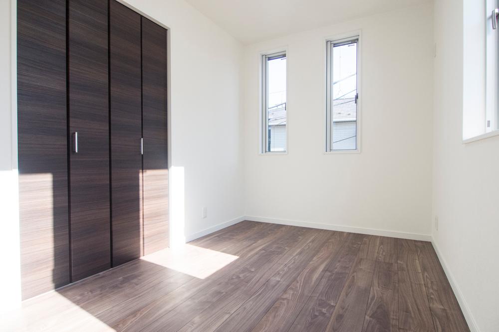 Non-living room. Indoor (12 May 2013) Shooting