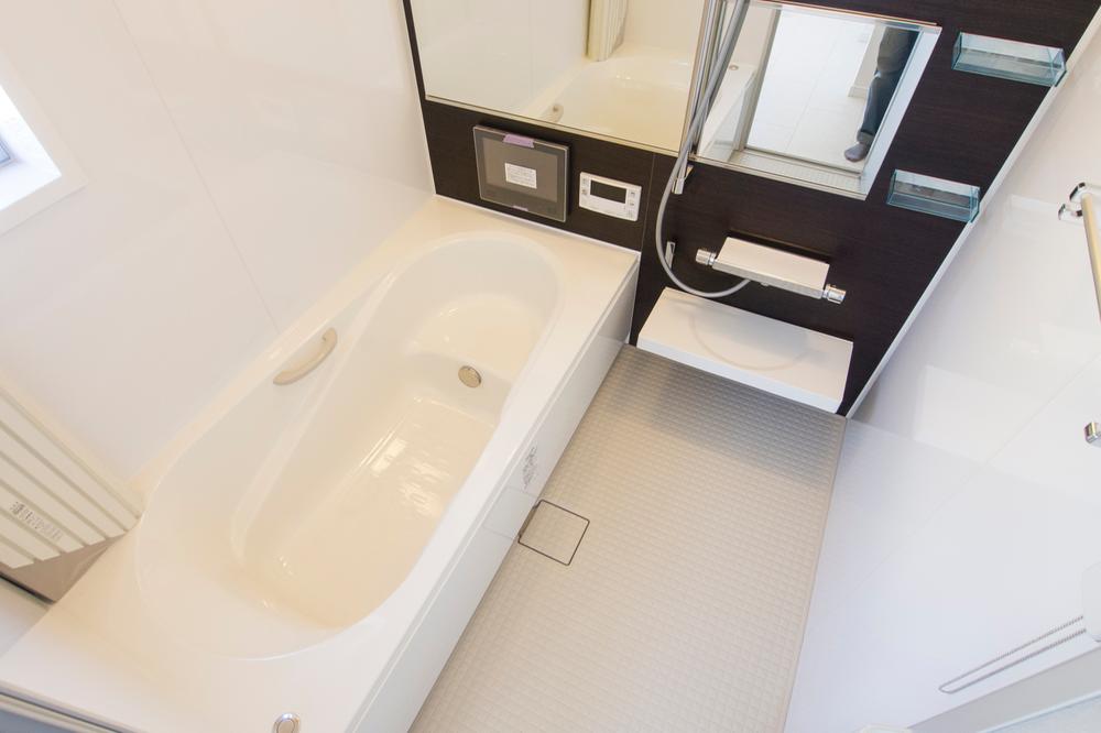 Bathroom. Indoor (12 May 2013) Shooting