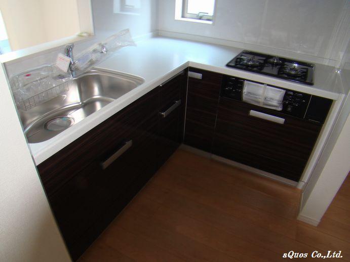 Kitchen. Indoor (12 May 2013) Shooting