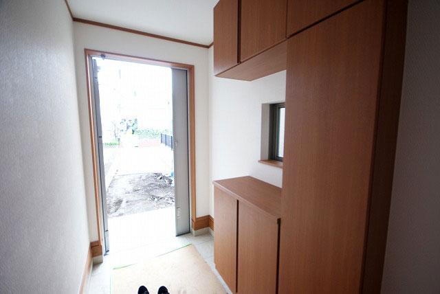 Entrance. Local (July 2013) Shooting