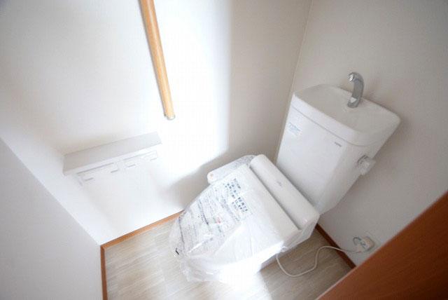 Toilet. Indoor (July 2013) Shooting