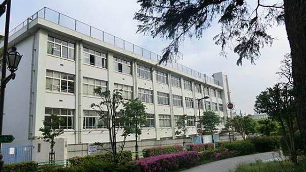 Junior high school. 1000m until Nakano junior high school