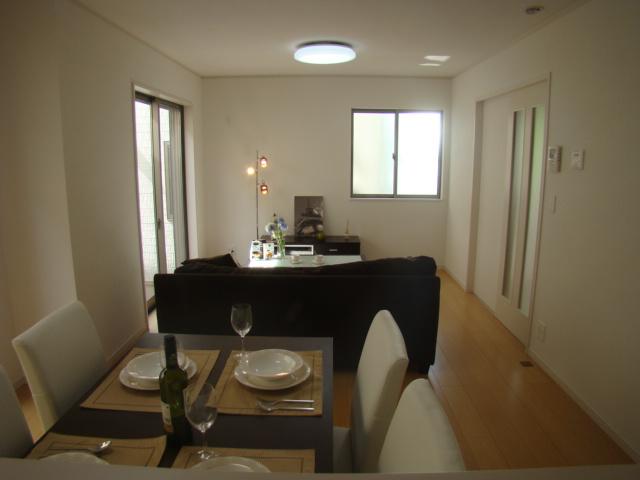 Same specifications photos (living). Same specifications