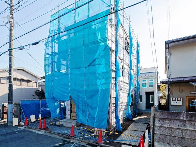 Local appearance photo. Local (11 May 2013) Shooting