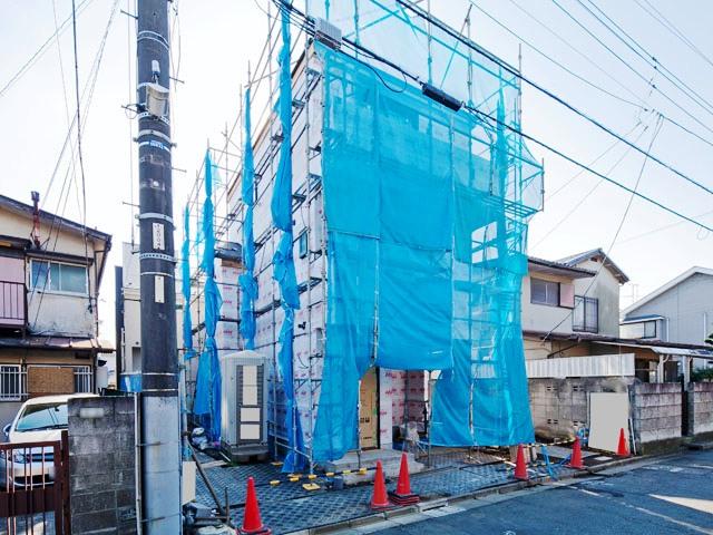 Local photos, including front road. Local (11 May 2013) Shooting