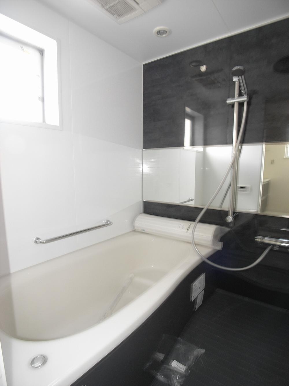 Same specifications photo (bathroom)