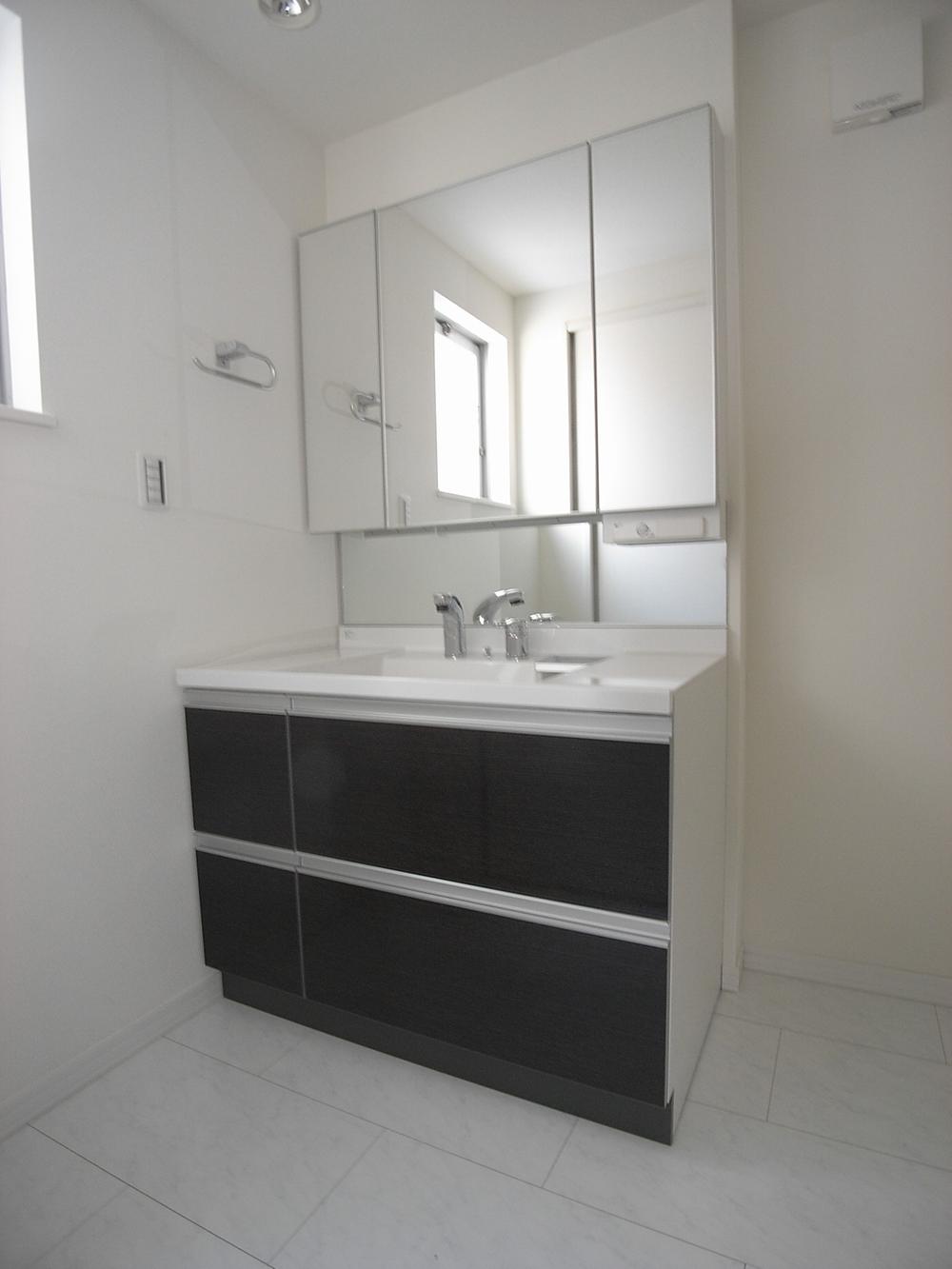 Same specifications photos (Other introspection)