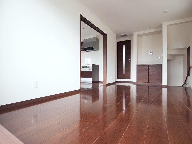 Living. LDK of Pledge -16.3 You can divide the living and dining at the sliding door -