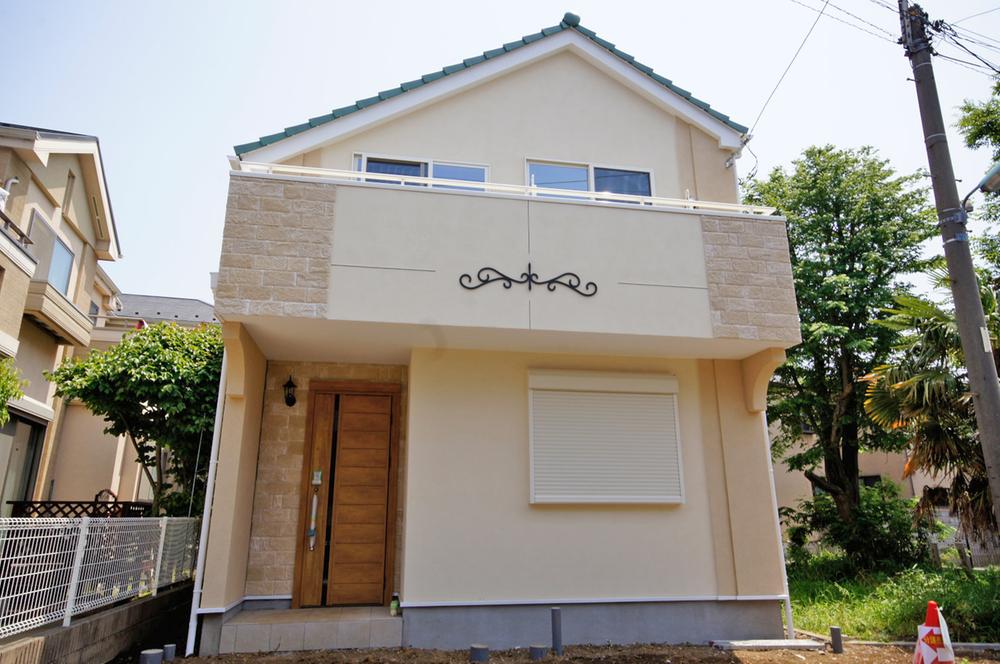 Local appearance photo. With accents will leave an impression on the balcony