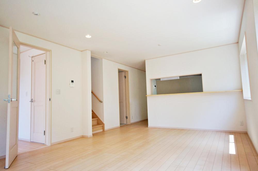 Living. Living-in stairs can firmly confirm the flow line of the family