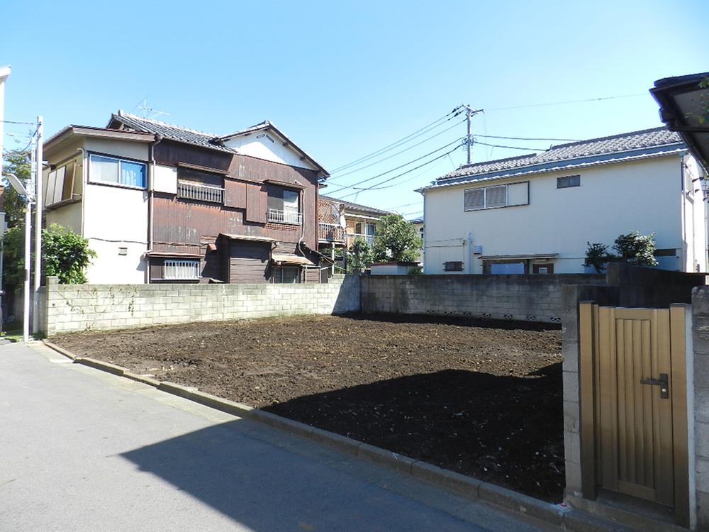 Local photos, including front road. Local (September 2013) Shooting