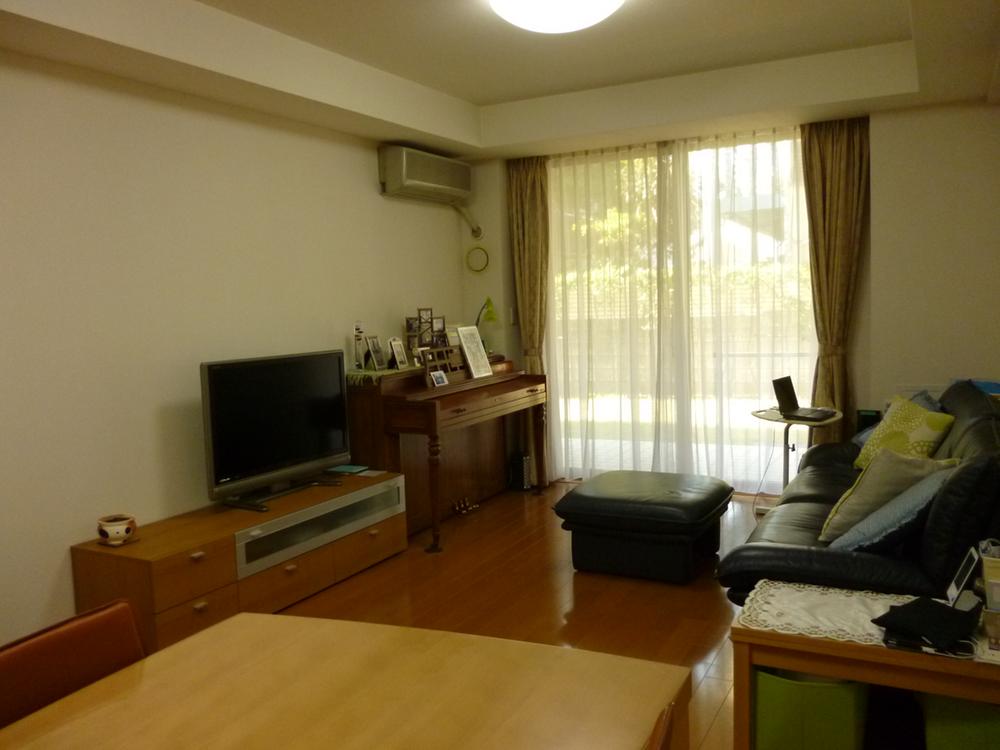 Living. Indoor (12 May 2013) Shooting 18 Pledge of LDK is for us to increase the conversation of nature and family.