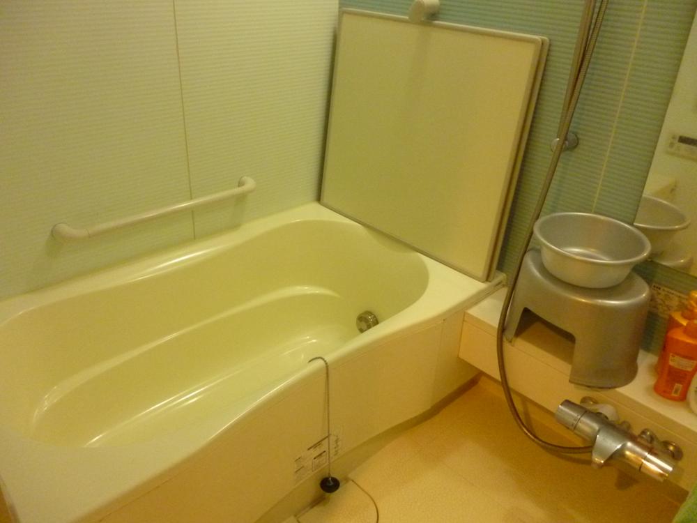 Bathroom. Indoor (12 May 2013) Shooting