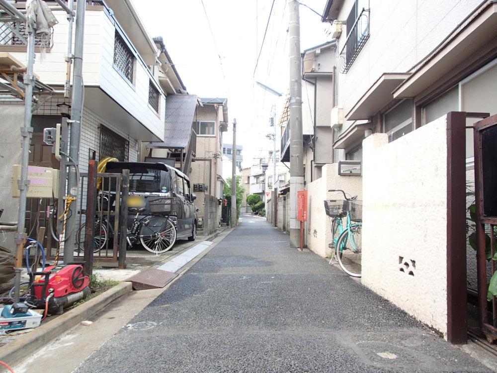 Local photos, including front road. Since the front road is can be ensured wide has become a wide no car traffic is also a problem.
