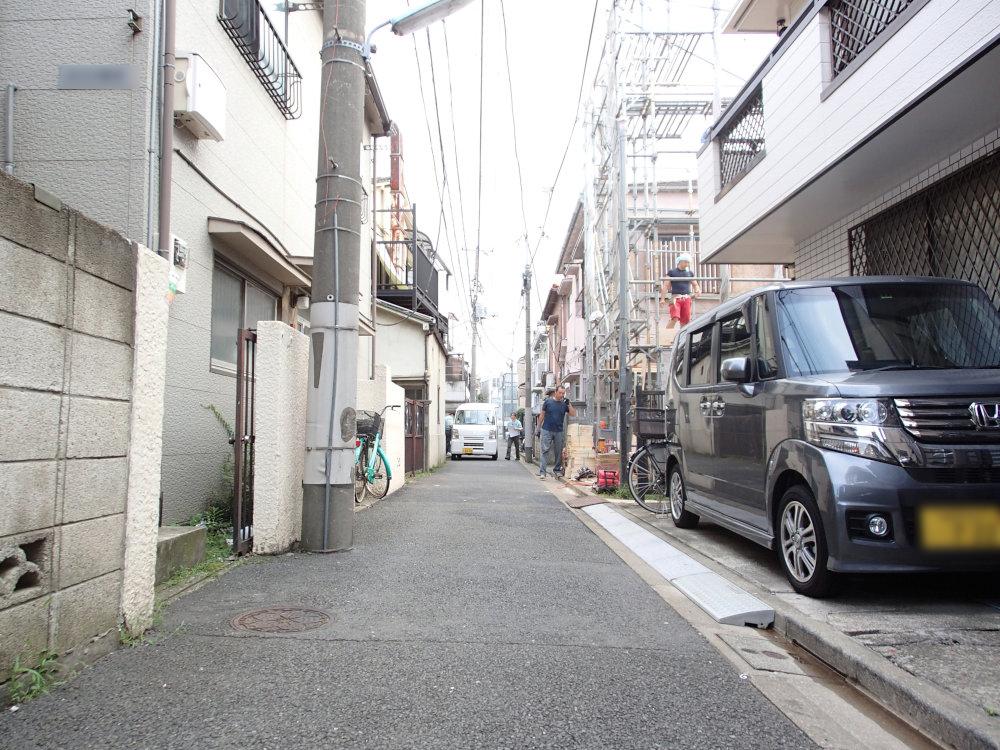 Local photos, including front road. It has taken towards the north of the front road from the south