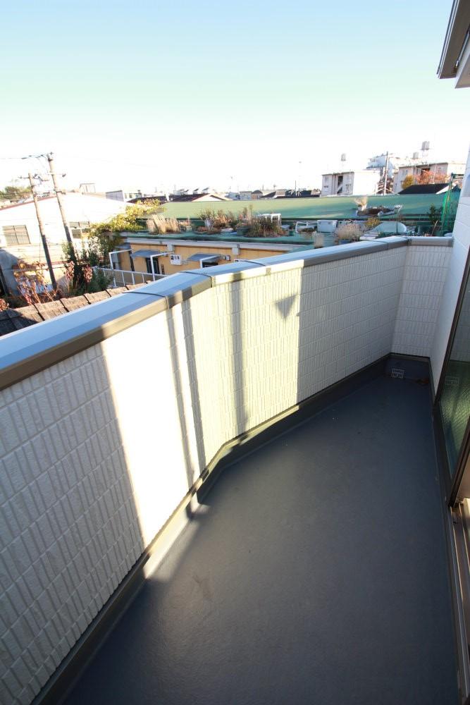 Balcony. Open balcony.