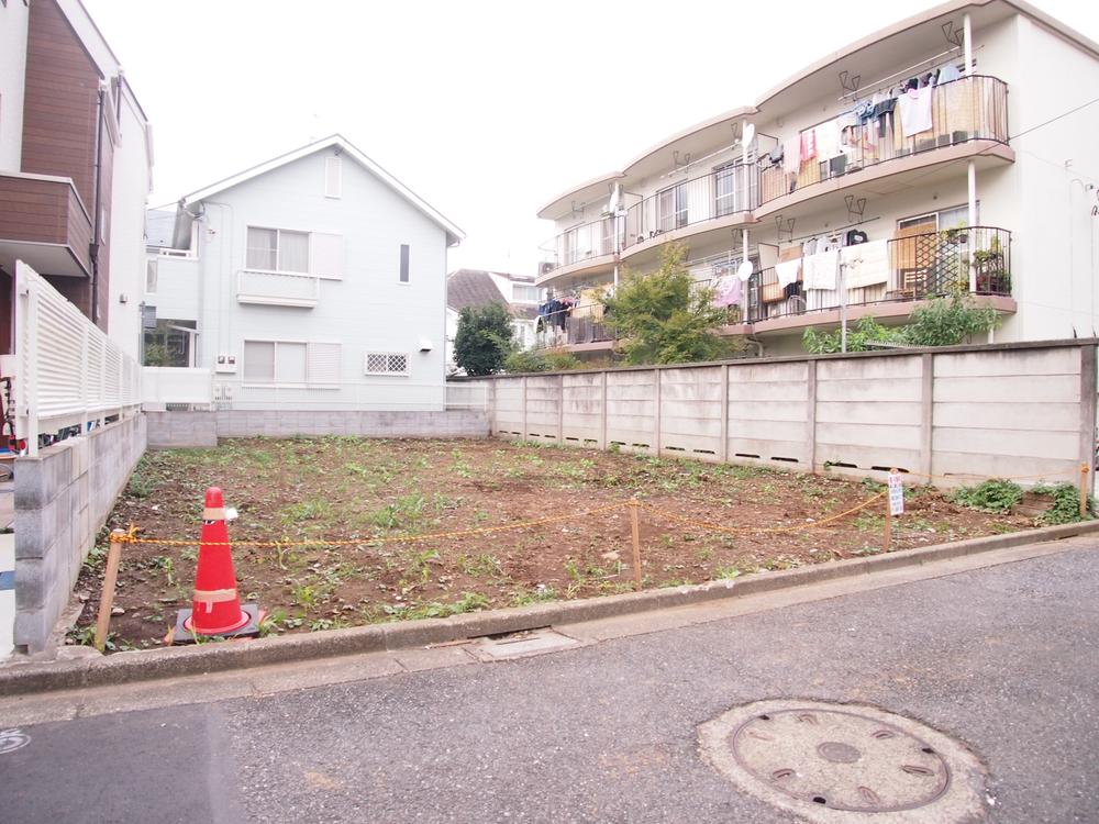 Local appearance photo. Local (12 May 2013) Shooting