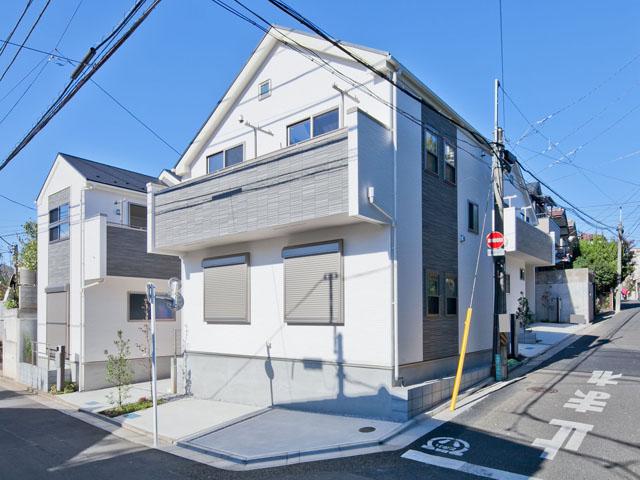 Local appearance photo. Building 3 So it has become a south road sunny 4LDK.