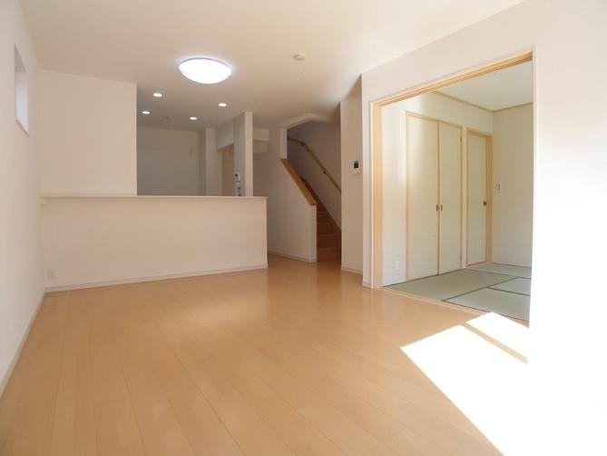 Living. Same specifications