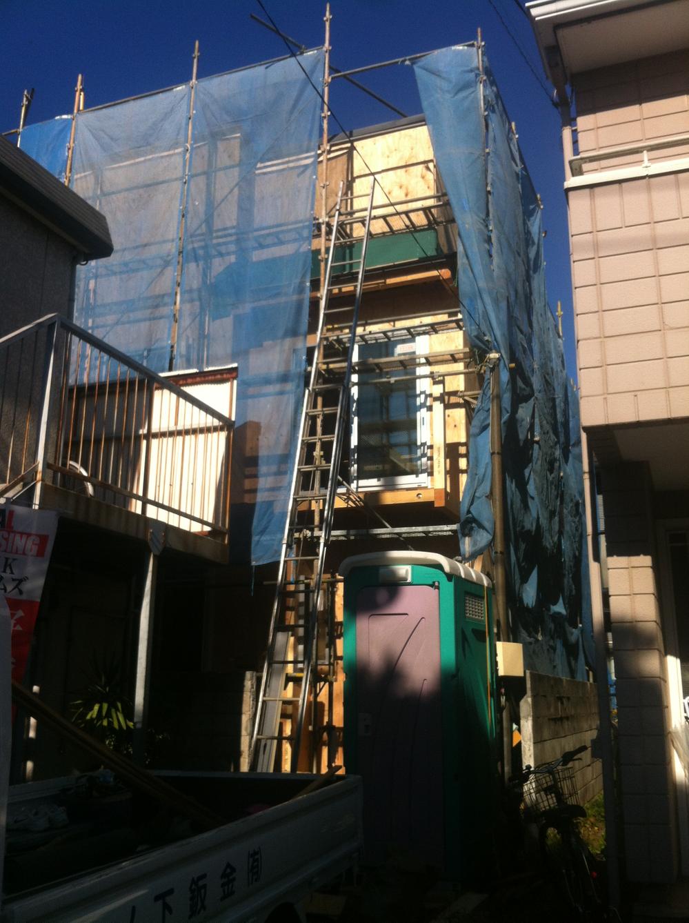 Local appearance photo. Local shooting