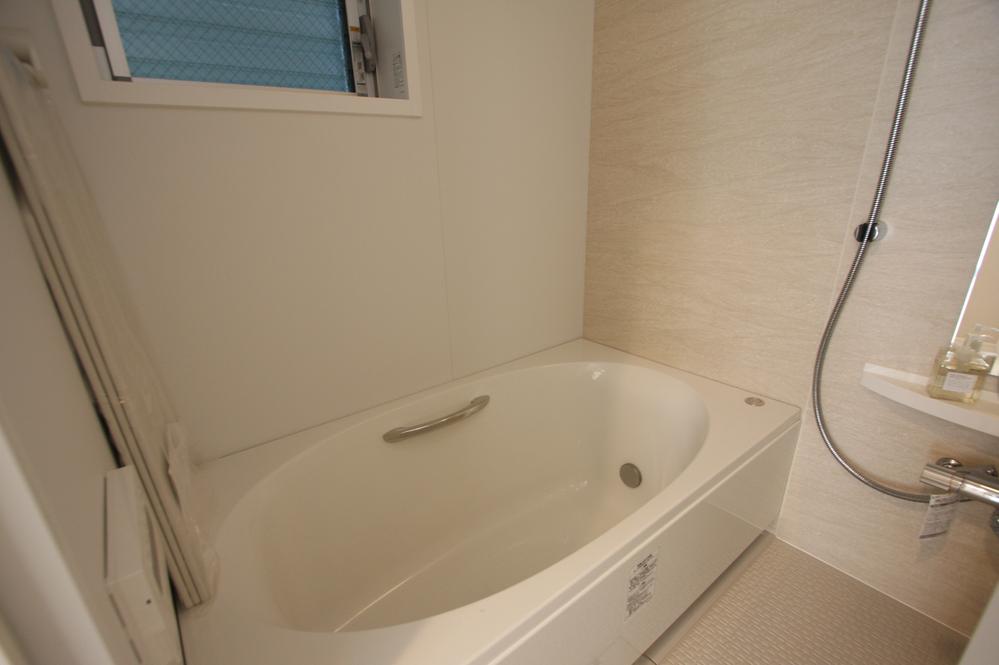 Bathroom. Large bathroom equipped.