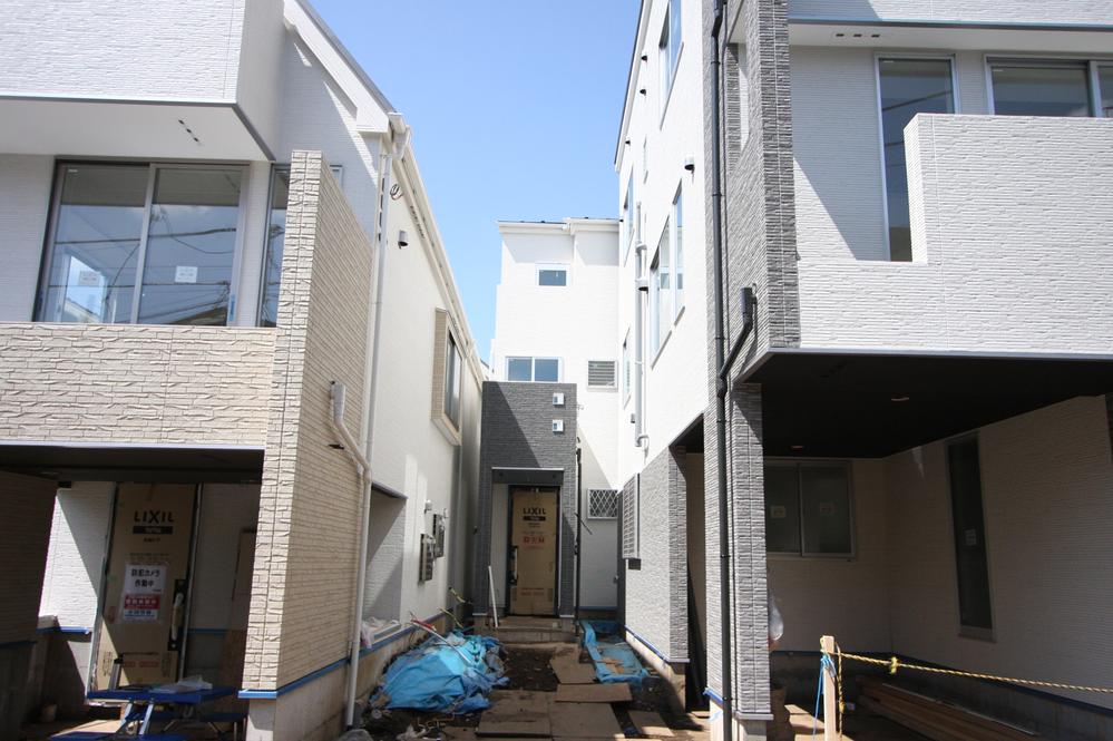 Local appearance photo. It became the final one house!