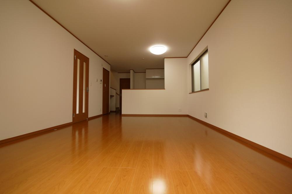 Living. Indoor (08 May 2013) Shooting