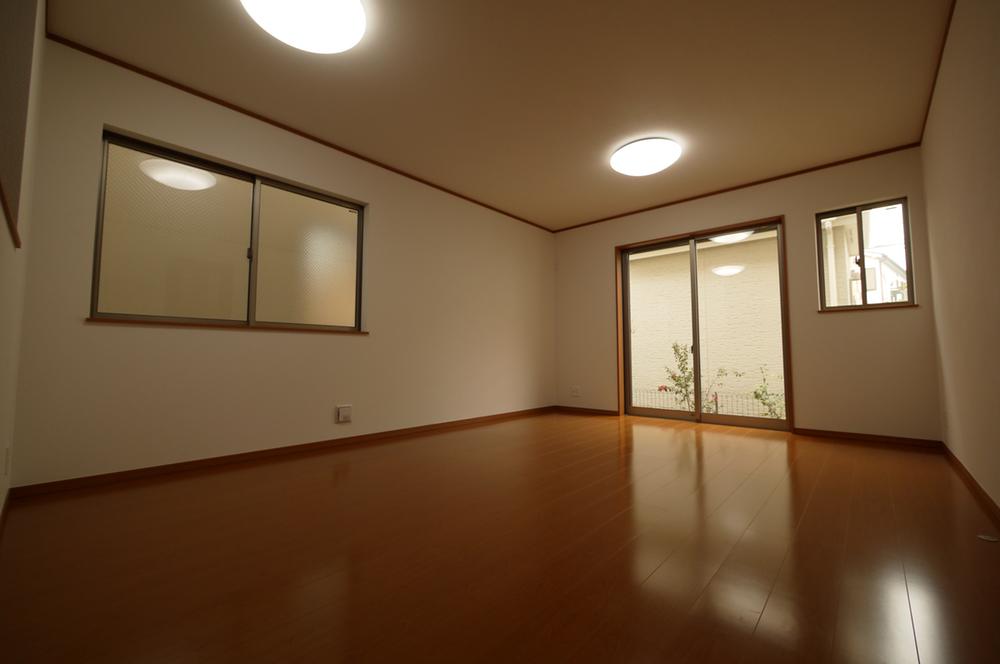 Living. Indoor (08 May 2013) Shooting