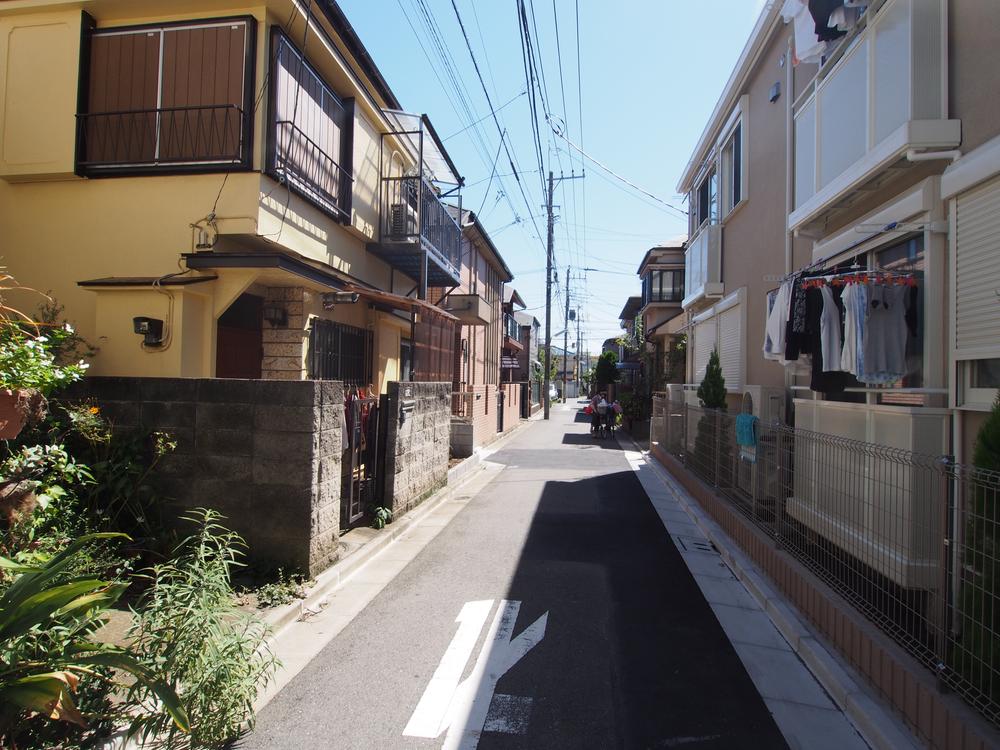 Local photos, including front road. Local (September 2013) Shooting