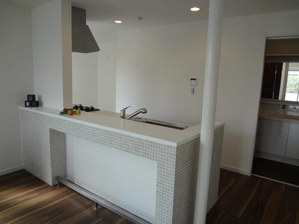 Same specifications photo (kitchen). Kitchen construction cases