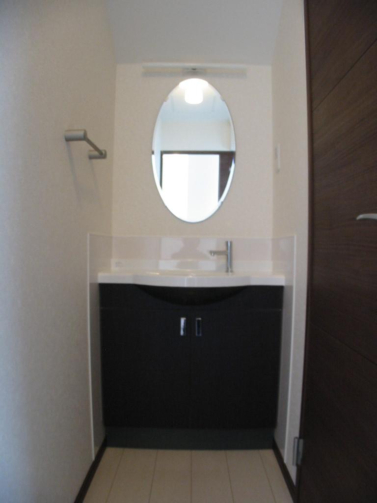 Wash basin, toilet. Consider the flow line, There are two places in front of the toilets.