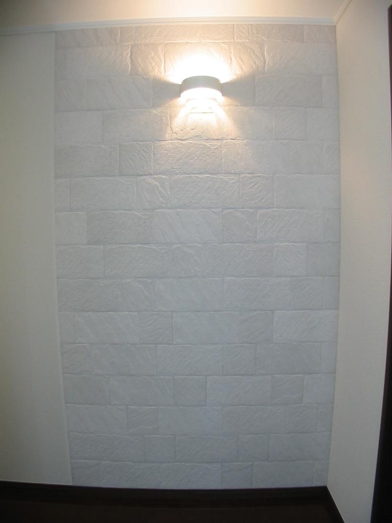 Entrance. Entrance entered and was Hari accent cross in front.