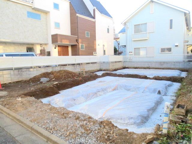 Local appearance photo. Seibu Shinjuku Line "Araiyakushimae" a 3-minute walk.