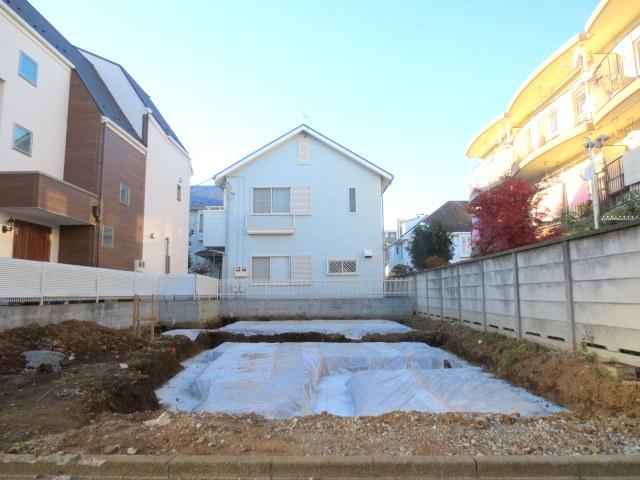 Local appearance photo. Commuter train station near ・ Commute ・ Shopping is also convenient.