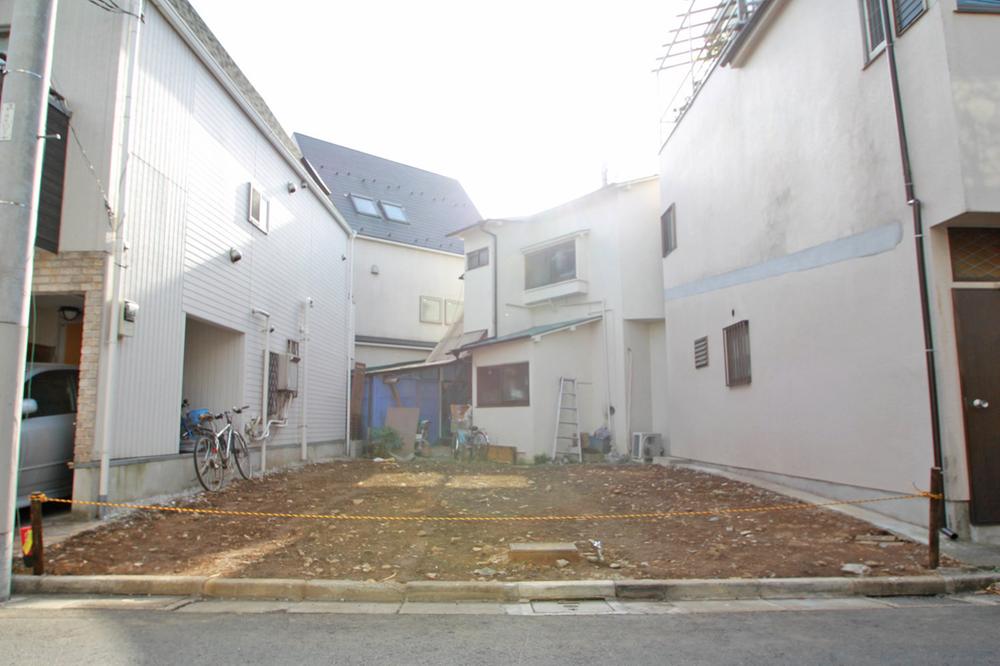 Local land photo. Land sale Nakano Nogata 2-chome. Since the building conditions is not attached, You can building your favorite House manufacturer. Chuo Line "Nakano" station, Seibu Shinjuku Line "Nogata" 3 Station is available "Numabukuro". Immediate delivery can be attached to the current state vacant lot