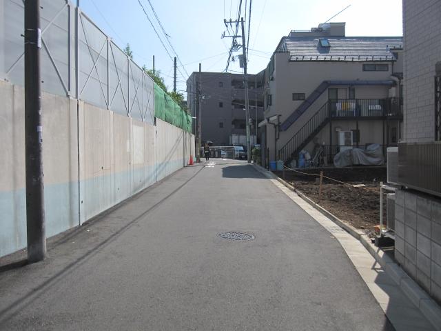 Local photos, including front road. Local (September 2, 0113 years) shooting