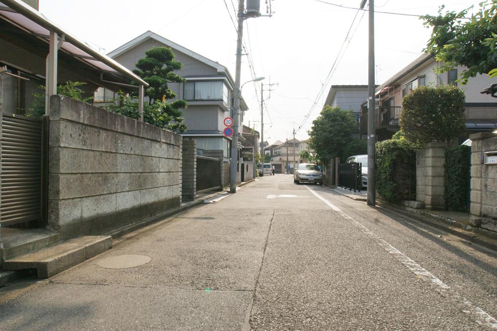 Local photos, including front road. I front road is very pleasant doctor and refreshing