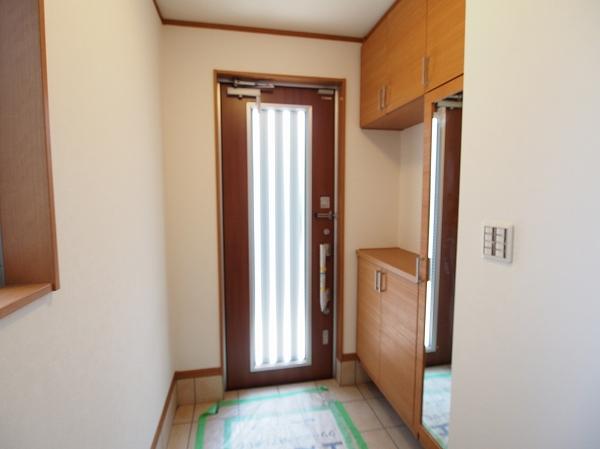 Entrance. Room (August 2013) Shooting