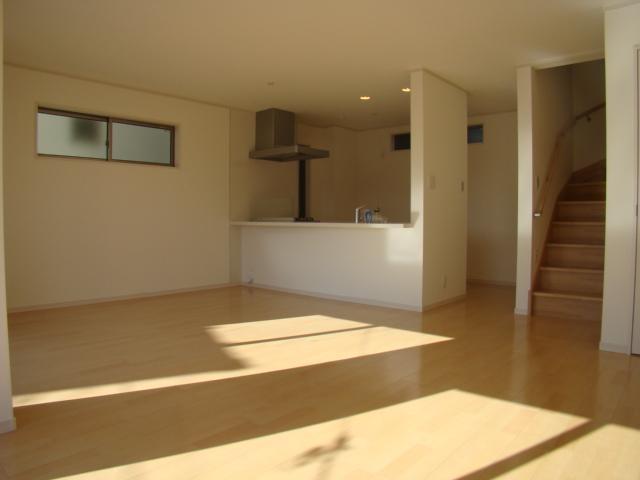 Same specifications photos (living). Same specifications