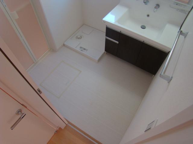 Same specifications photos (Other introspection). Same specifications