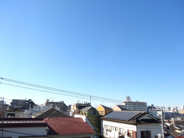 View photos from the dwelling unit. View from the site (December 2013) Shooting