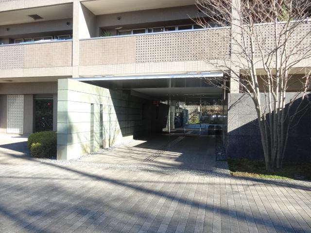 Entrance. Common areas